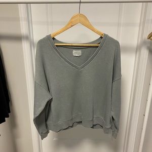 Small American Eagle V-Neck Sweatshirt